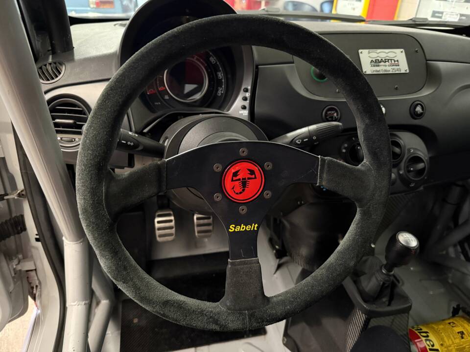 Image 8/17 of Abarth 695 Assetto Corse Evoluzione (2010)