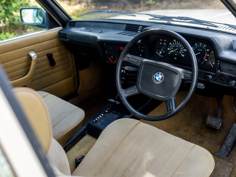 Image 44/48 of BMW 320/6 (1980)