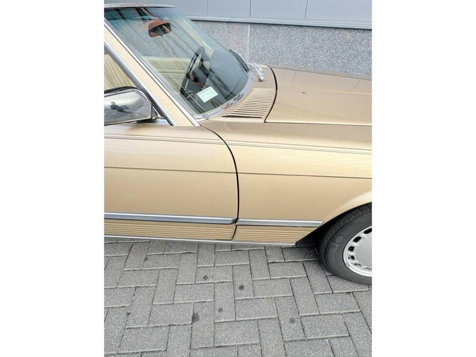 Image 12/50 of Mercedes-Benz 560 SL (1987)