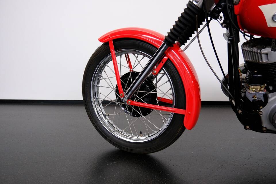 Immagine 39/72 di Harley-Davidson Model KH (1956)