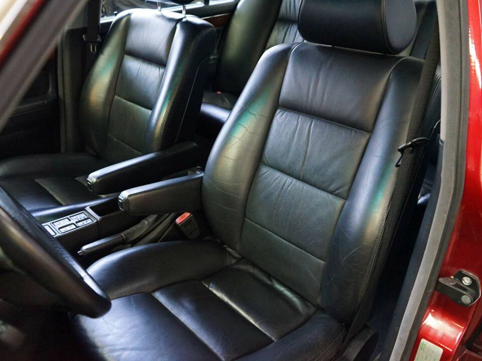 Bild 28/33 von BMW 750i (1991)