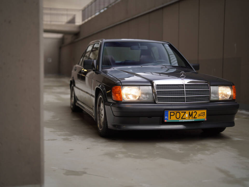 Image 6/83 of Mercedes-Benz 190 E 2.3-16 (1984)