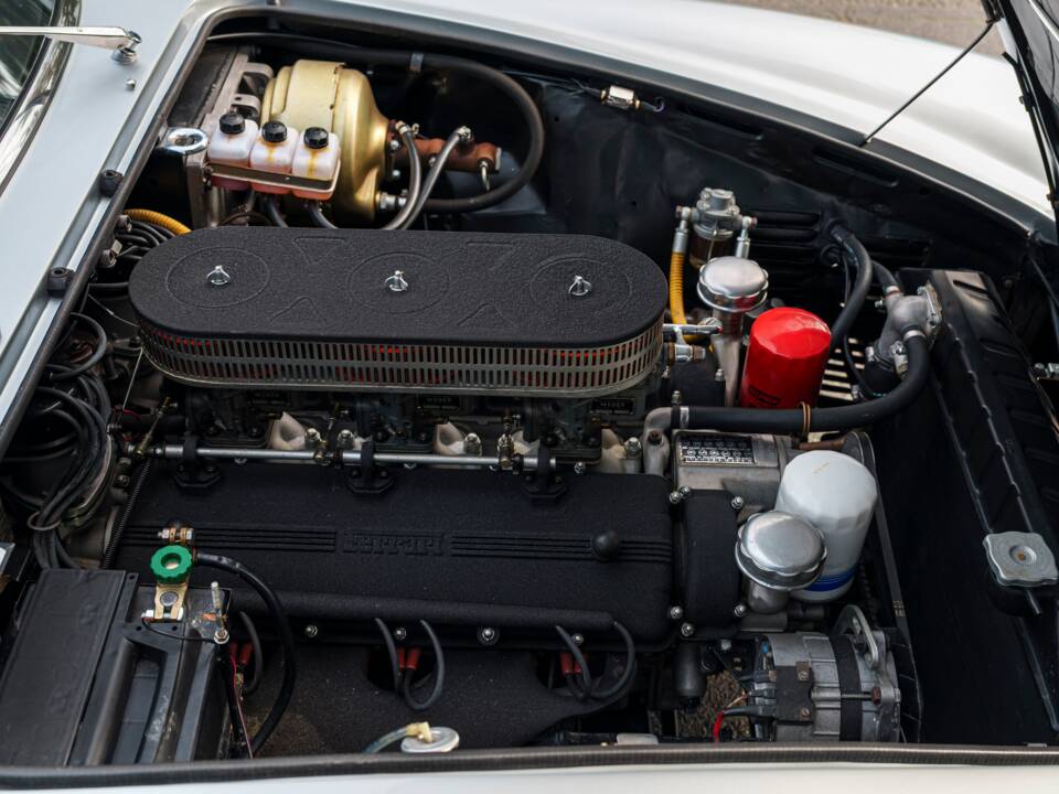 Bild 36/38 von Ferrari 275 GTS (1966)