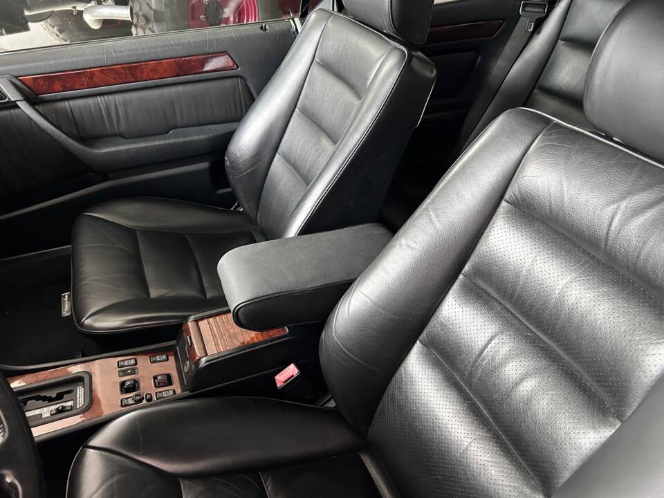 Image 11/30 de Mercedes-Benz 300 CE-24 (1993)