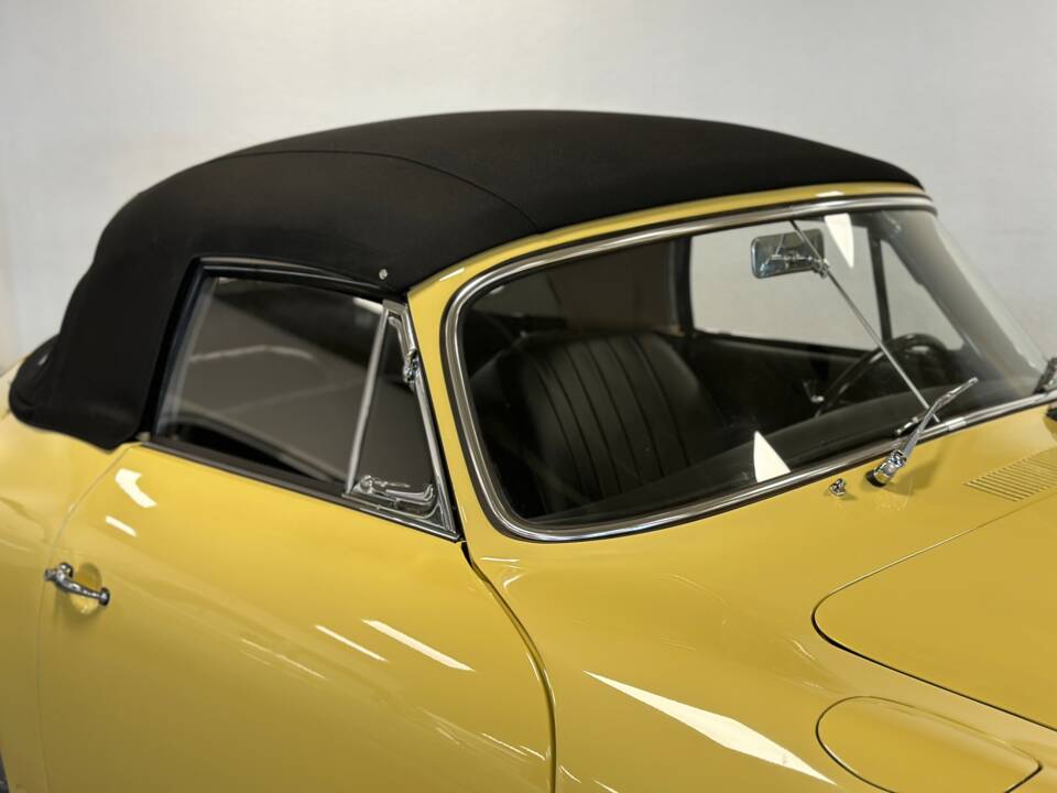 Image 42/101 of Porsche 356 B 1600 (1963)