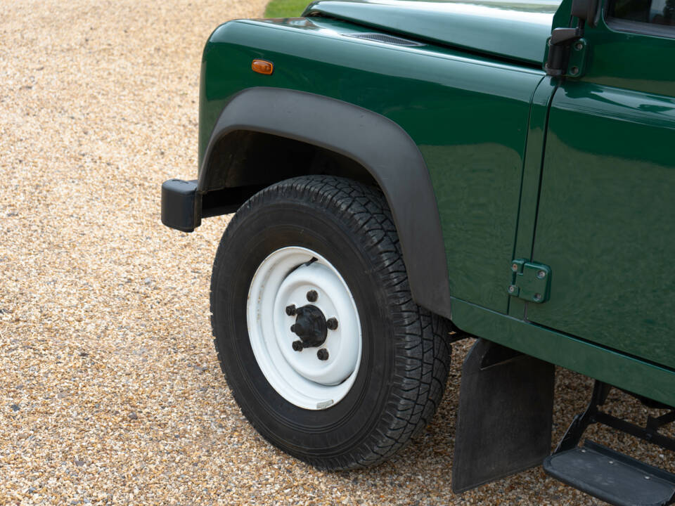 Bild 8/50 von Land Rover Defender 90 Td5 (2006)
