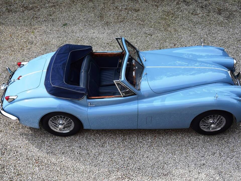 Image 11/40 of Jaguar XK 140 SE DHC (1956)