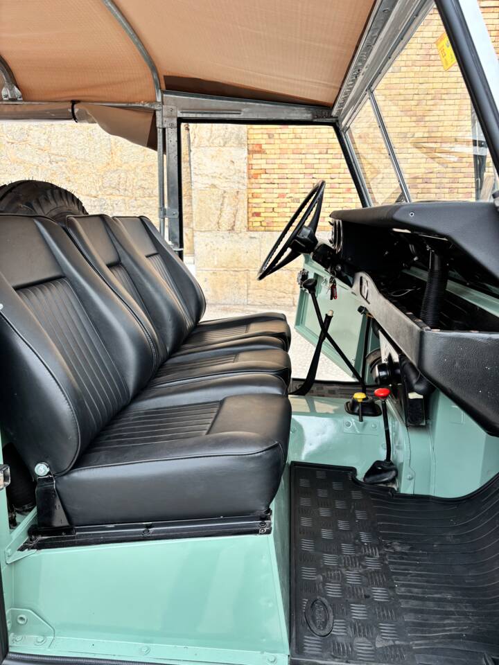 Image 13/46 of Land Rover 88 (1979)