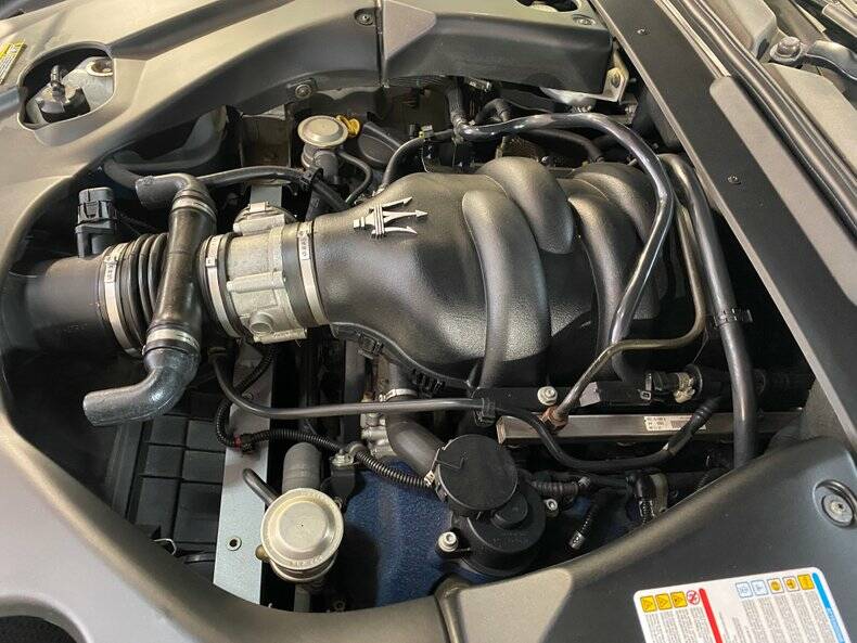 Image 32/50 de Maserati GranTurismo 4.2 (2008)