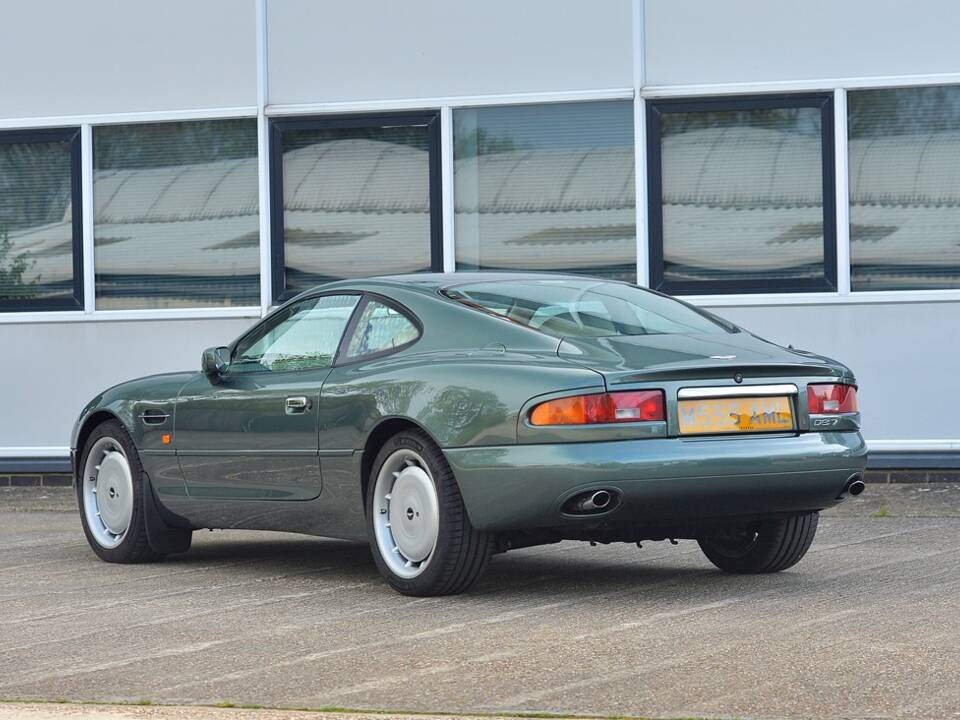 Imagen 3/18 de Aston Martin DB 7 (1995)