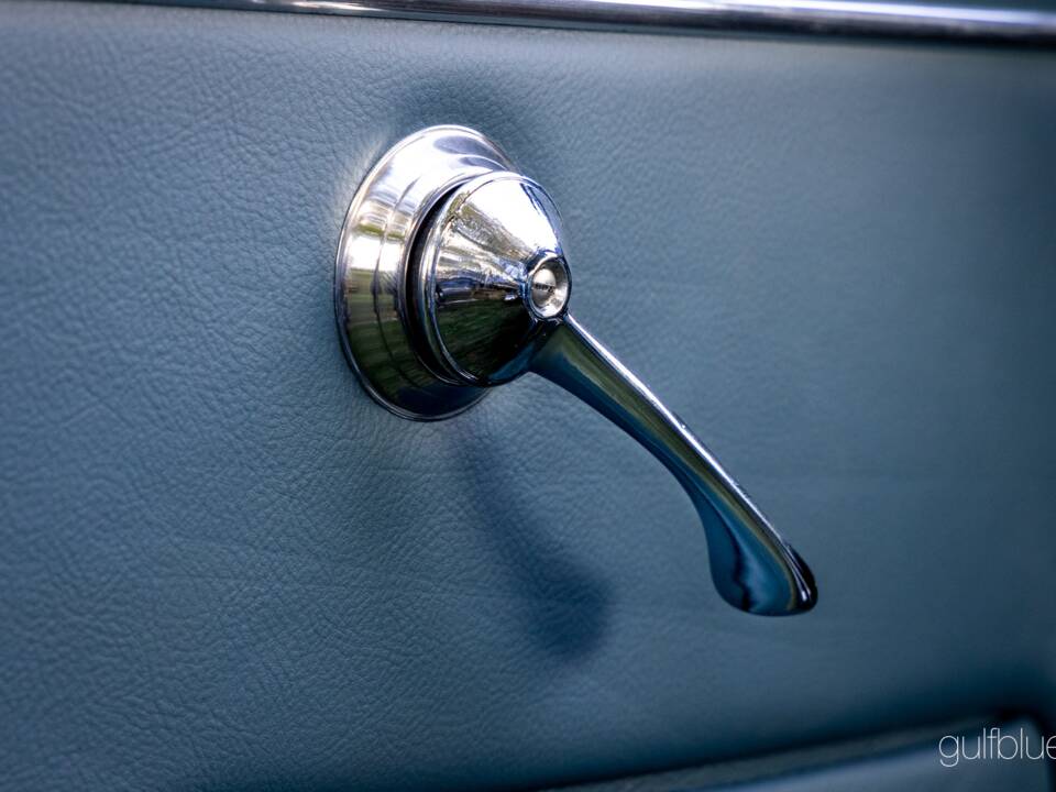 Bild 48/61 von Maserati Mistral 4000 (1968)