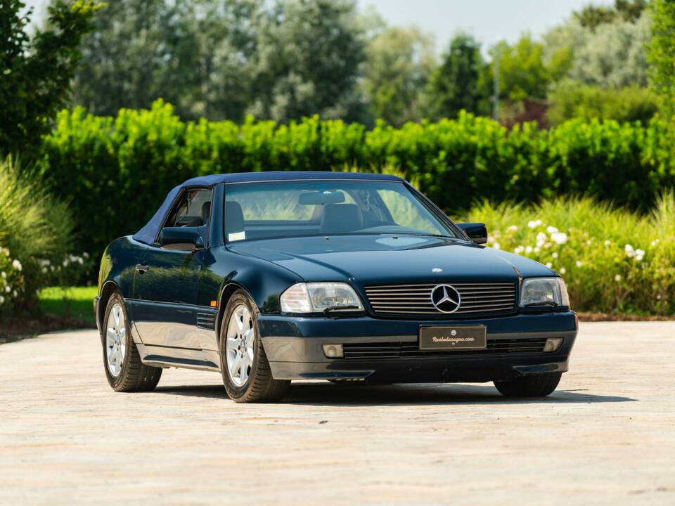 Image 2/45 of Mercedes-Benz 500 SL (1990)