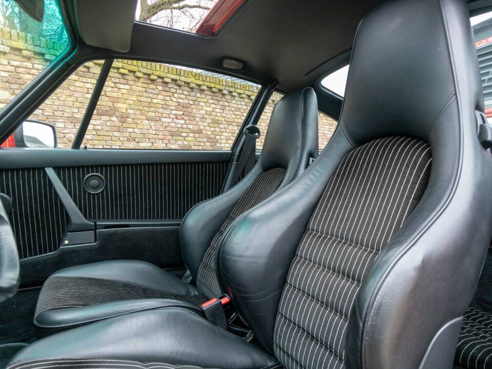 Bild 48/50 von Porsche 911 Carrera 3.2 (1988)
