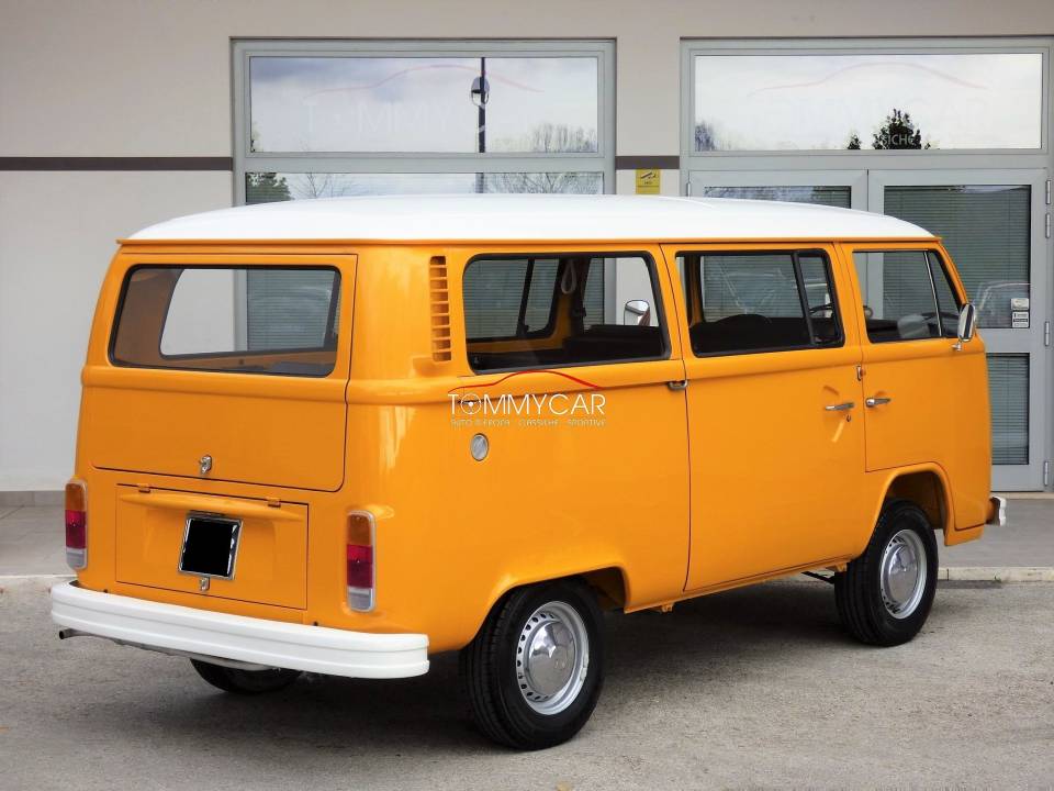Bild 2/50 von Volkswagen T2b minibus (1974)