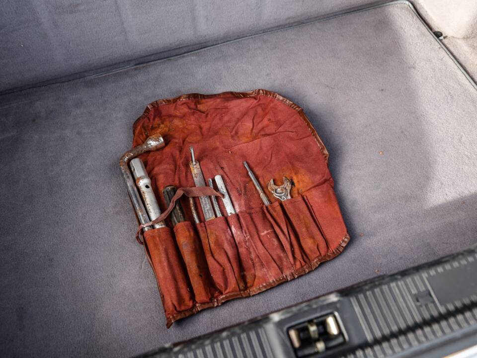 Image 40/43 of Mercedes-Benz SL 500 (1996)