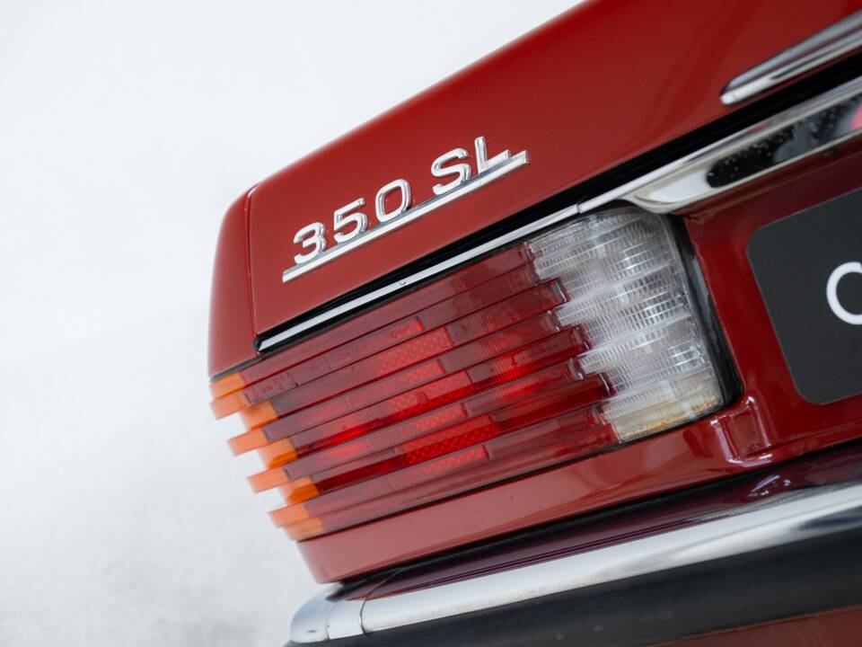 Image 31/38 of Mercedes-Benz 350 SL (1973)