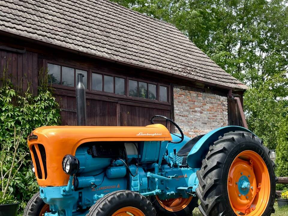 Image 26/52 of Lamborghini 2R (1965)