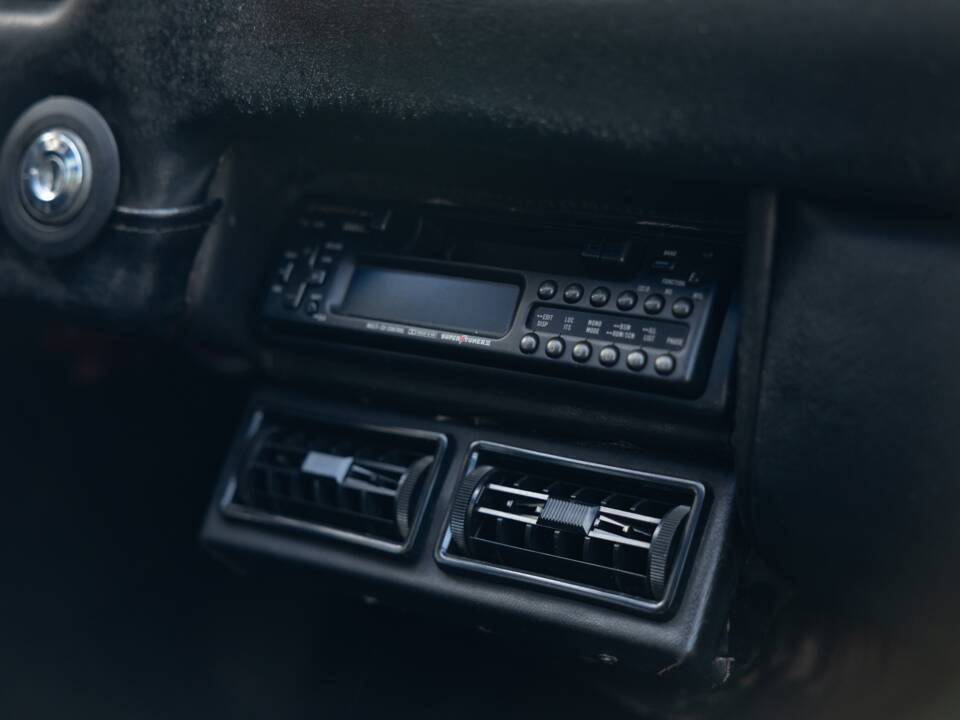 Bild 44/50 von Ferrari 308 GTBi Quattrovalvole (1983)