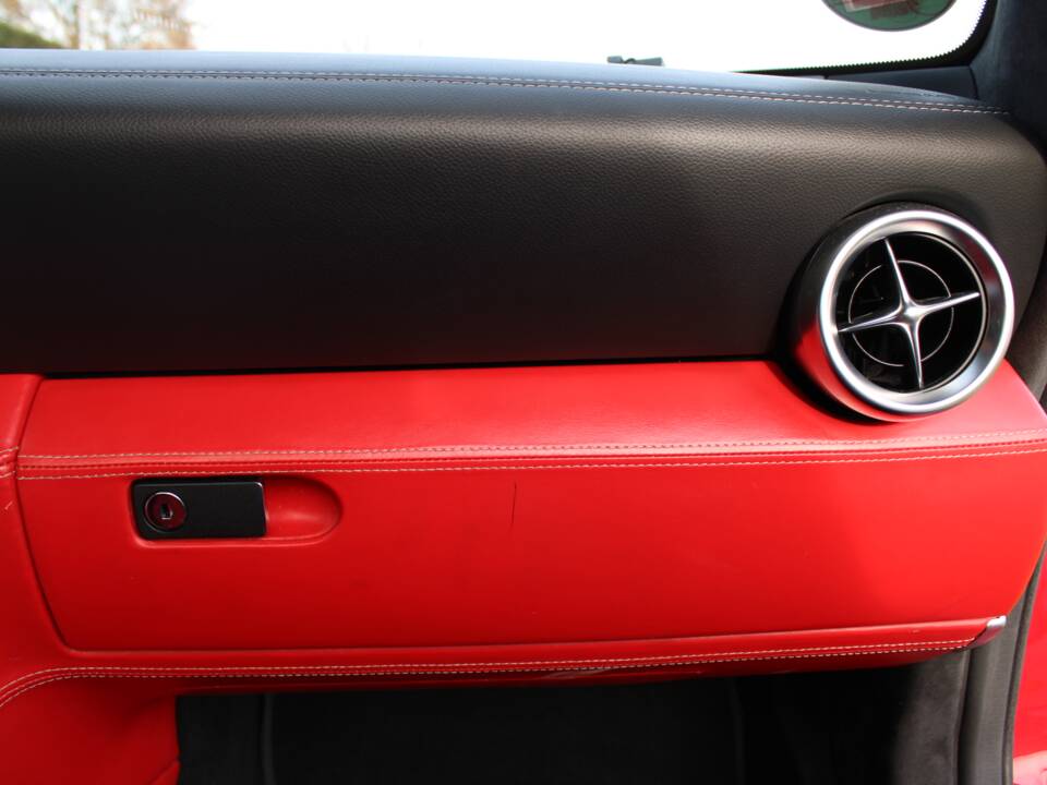 Image 52/57 of Mercedes-Benz SLS AMG (2010)
