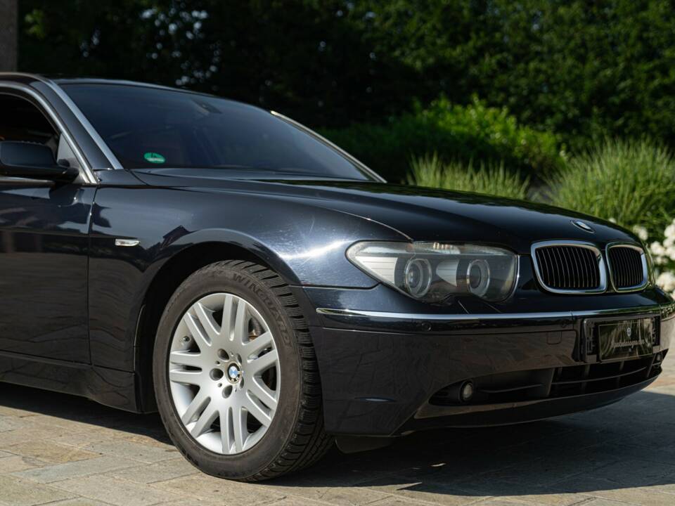 Image 19/50 de BMW 745Li (2001)