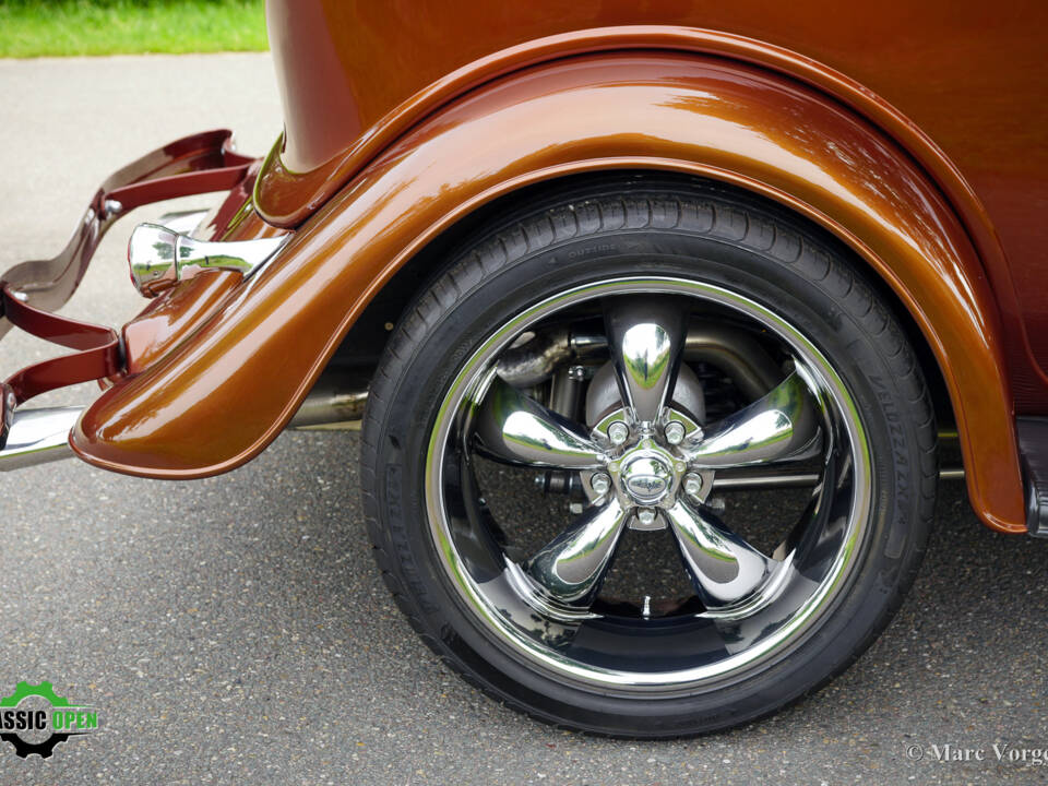 Image 64/66 of Ford V8 Hot Rod (1933)