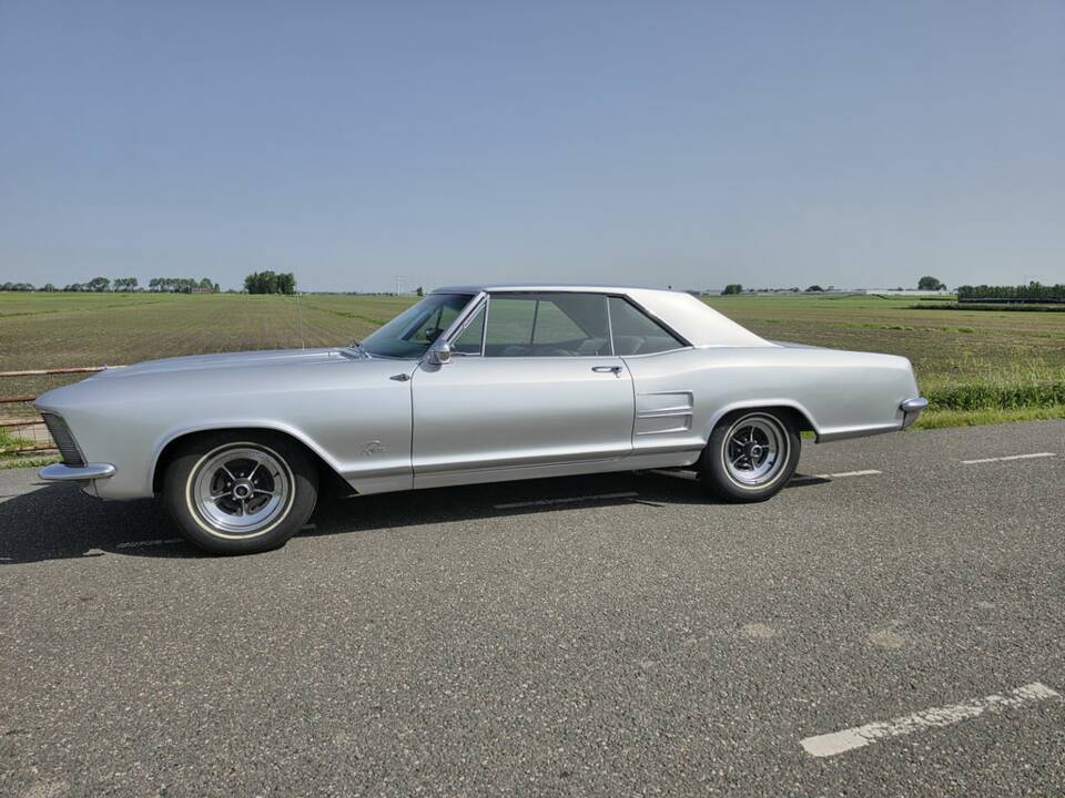 Image 5/8 of Buick Riviera Coupe (1963)