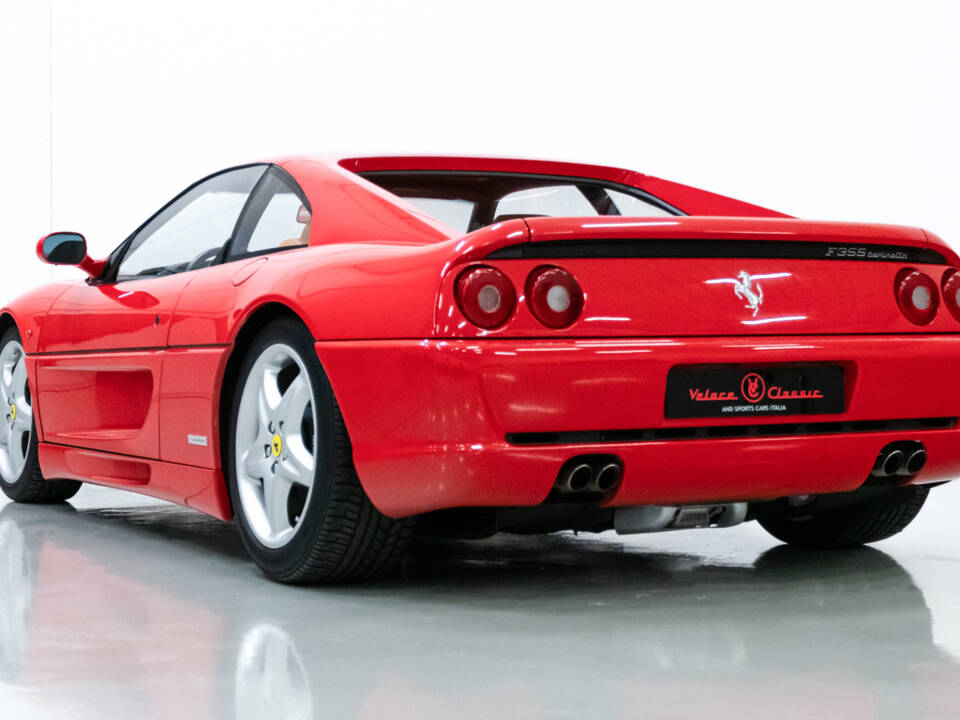 Imagen 11/39 de Ferrari F 355 Berlinetta (1997)
