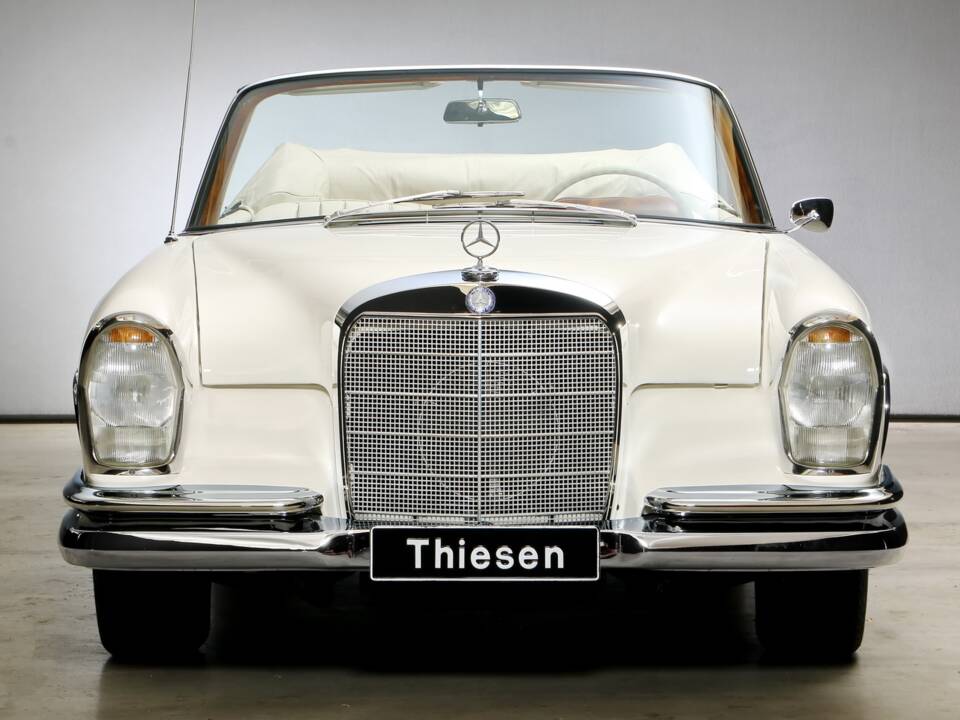 Image 3/27 of Mercedes-Benz 300 SE (1967)