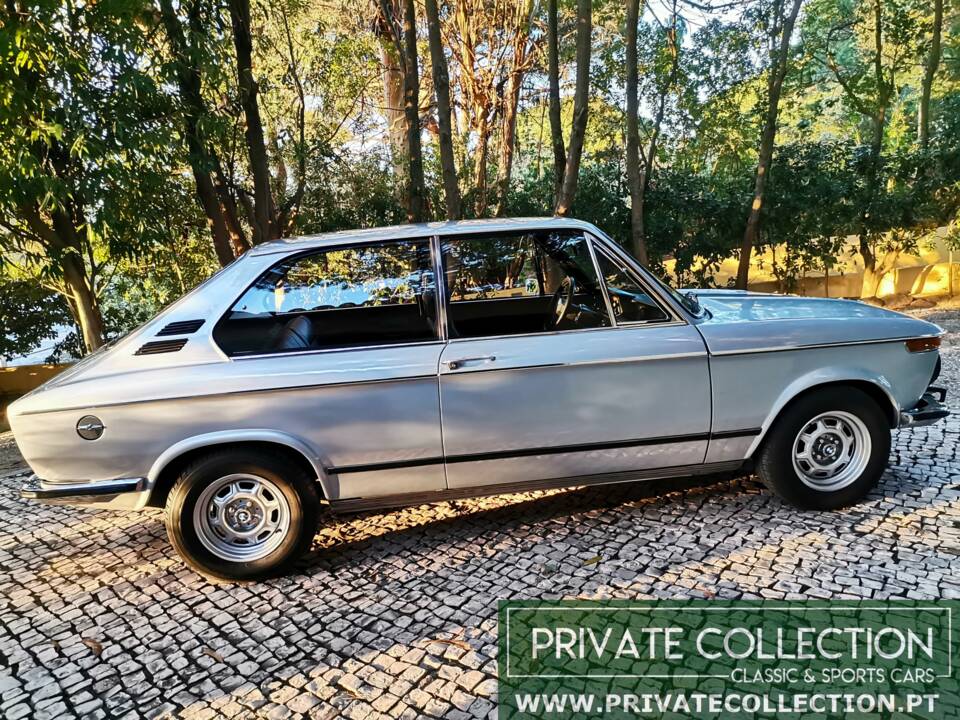 Image 2/82 de BMW 2002 tii Touring (1974)