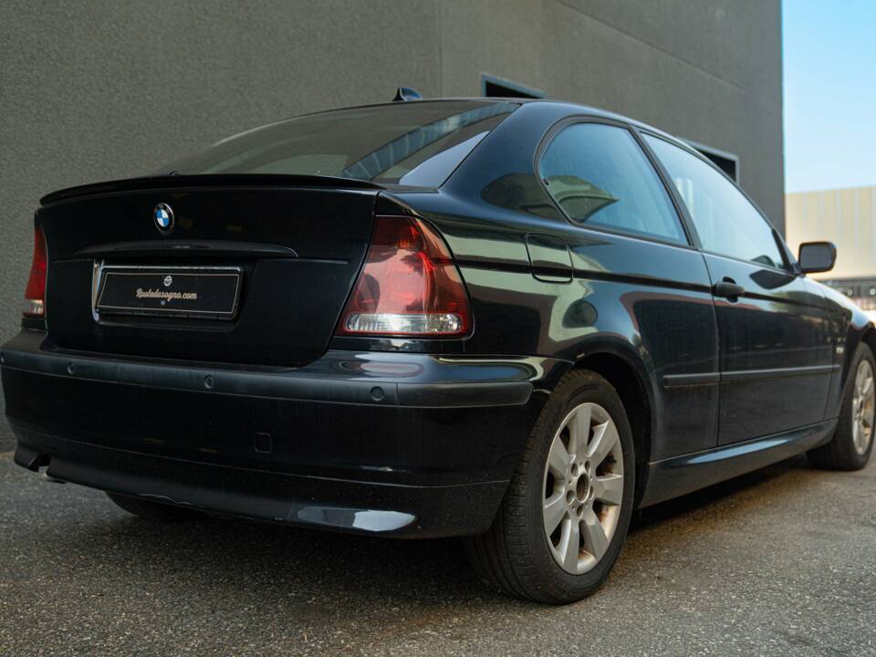 Bild 5/41 von BMW 318i (2004)