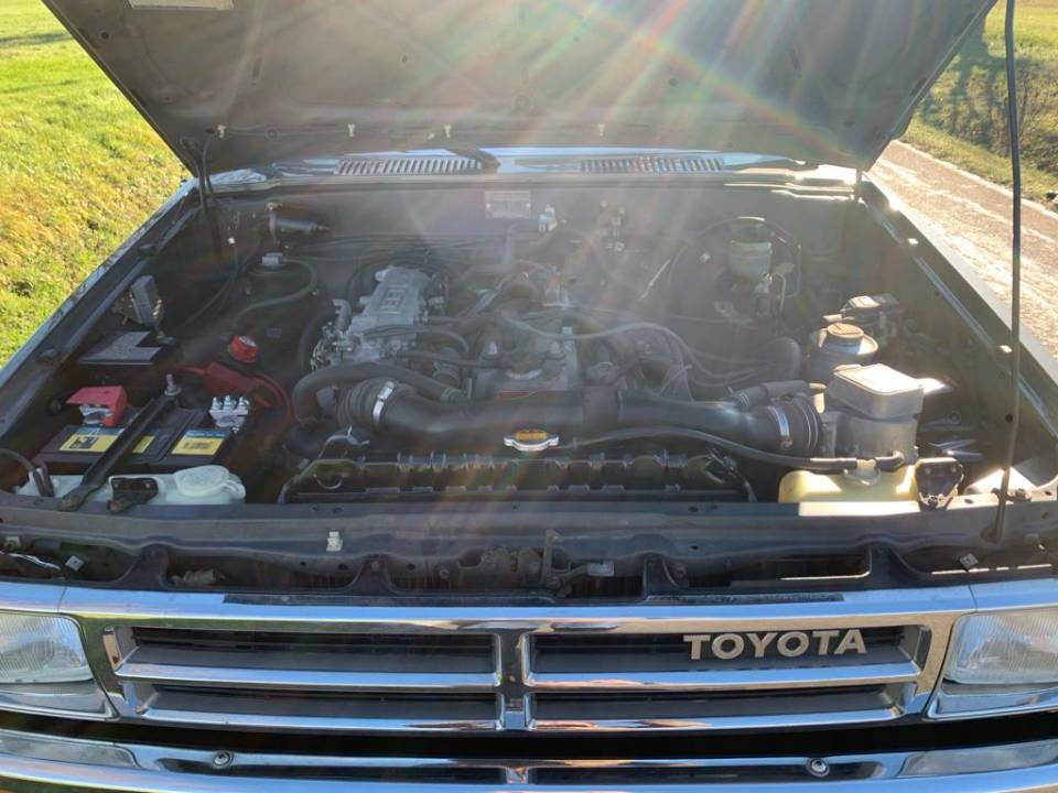 Image 12/40 of Toyota Hilux (1988)