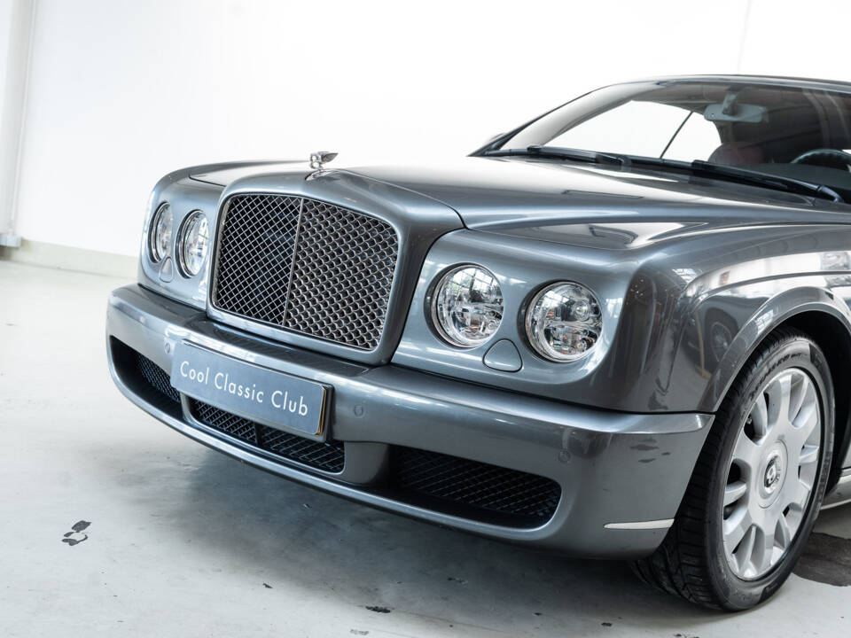 Immagine 34/45 di Bentley Azure (2007)