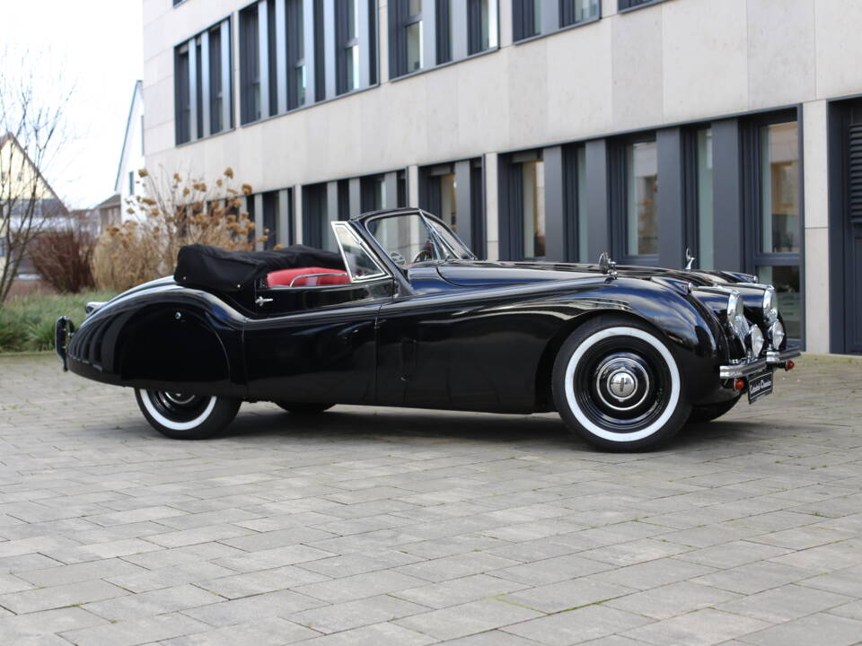 Bild 35/40 von Jaguar XK 120 DHC (1953)