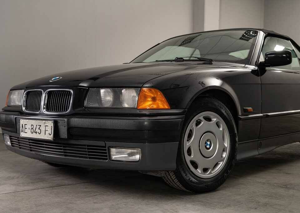 Image 34/46 de BMW 318i (1995)