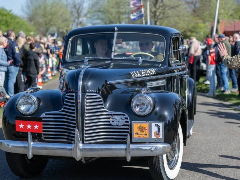Image 3/8 of Buick Special Series 40 Model 41 (1940)