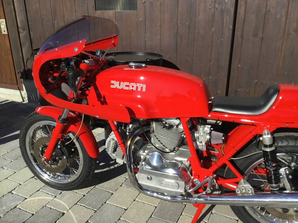 Immagine 6/9 di Ducati DUMMY (1982)