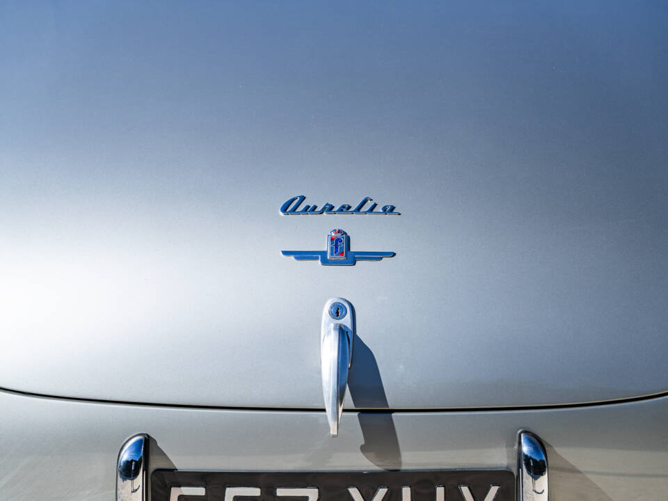 Image 18/37 of Lancia Aurelia B50 (1951)