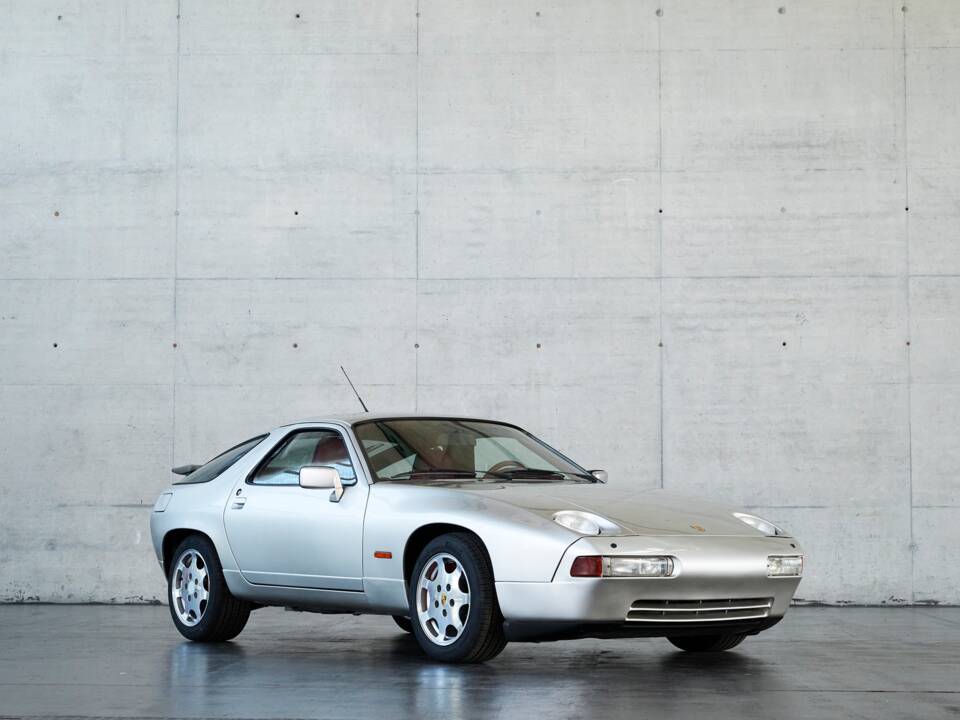 Image 25/50 of Porsche 928 GT (1989)