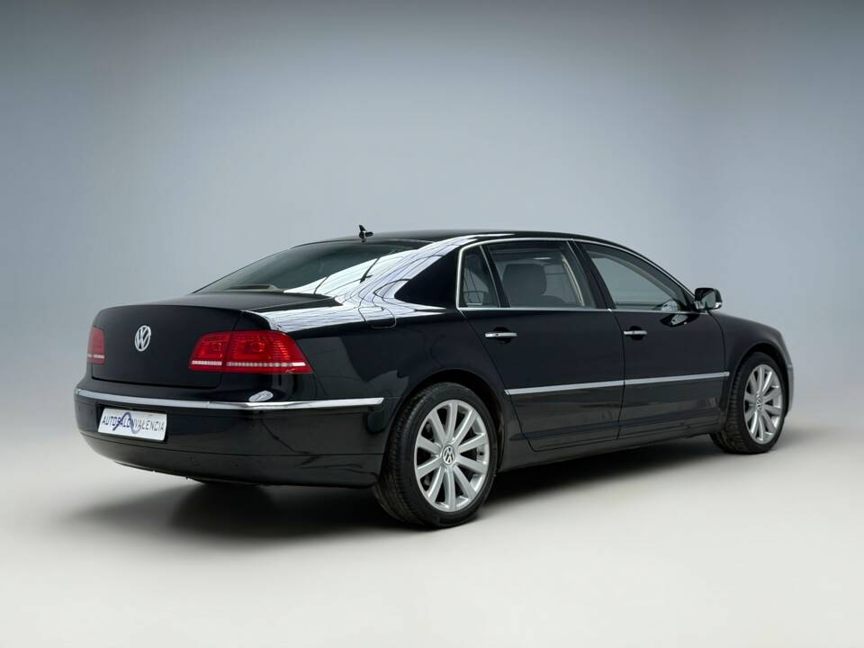 Image 21/25 of Volkswagen Phaeton 3.0 V6 TDI (2011)