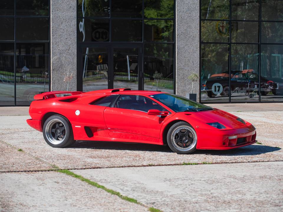 Image 8/26 of Lamborghini Diablo SV (1997)