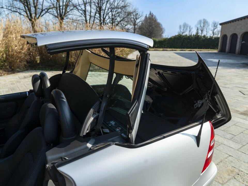 Image 17/50 de Mercedes-Benz SLK 320 (2001)