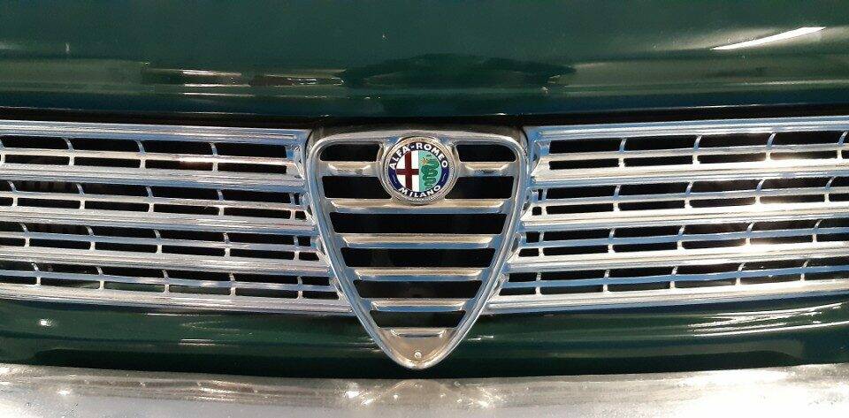 Image 15/27 de Alfa Romeo Giulia 1300 (1964)