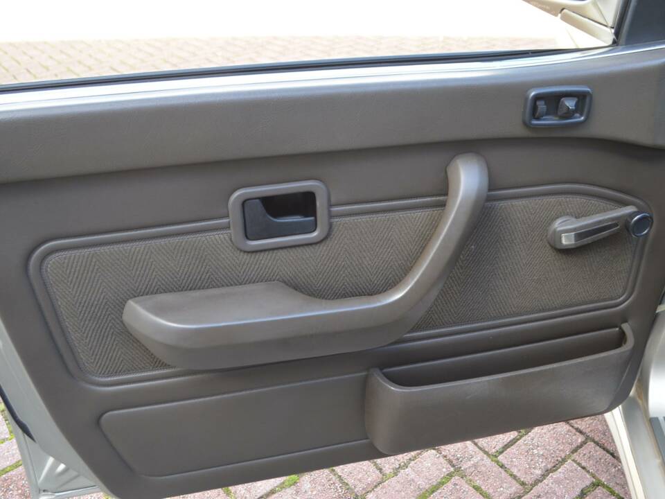 Bild 36/40 von BMW 524td (1985)