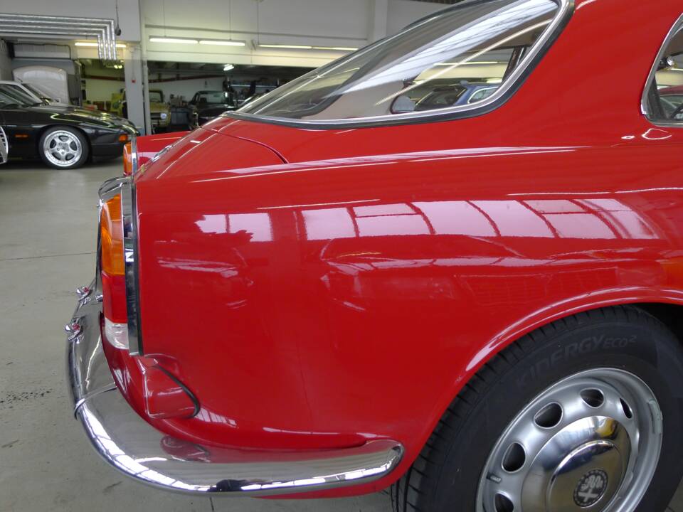 Image 24/31 of Alfa Romeo Giulietta Sprint (1962)