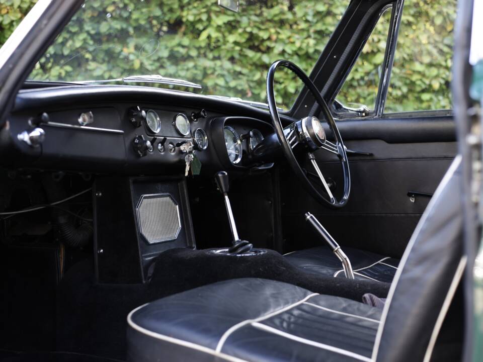 Bild 49/50 von MG MGB GT (1967)