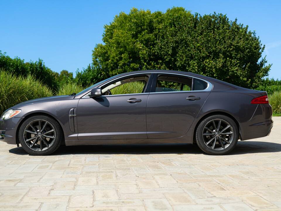 Immagine 4/50 di Jaguar XF 3.0 D-S (2008)