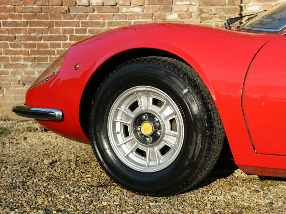 Image 11/50 of Ferrari Dino 246 GT (1970)