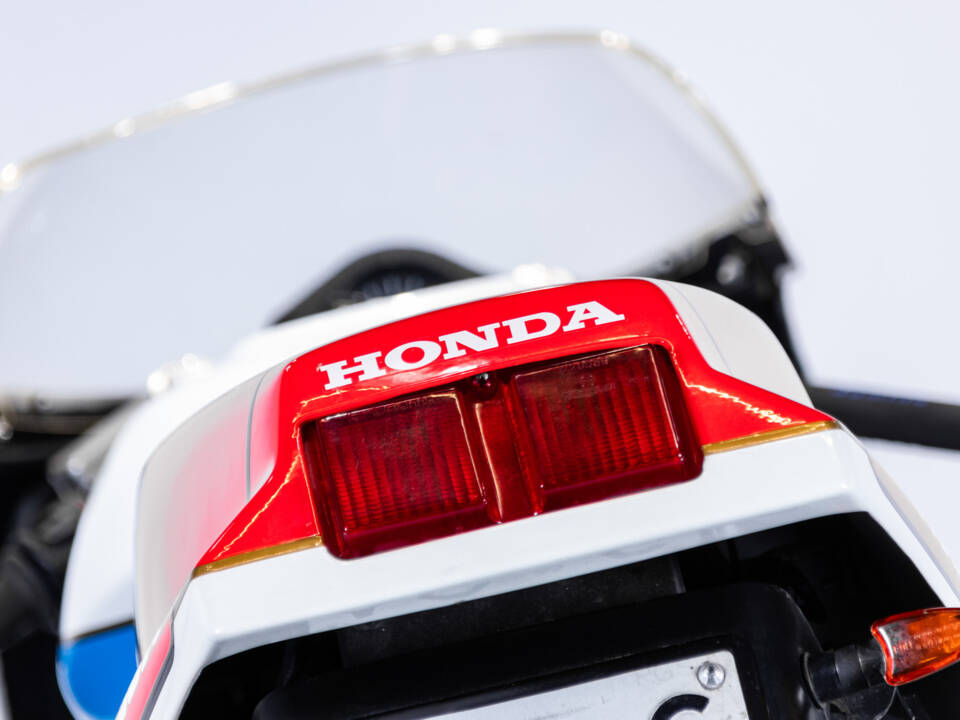 Image 26/48 of Honda DUMMY (1997)