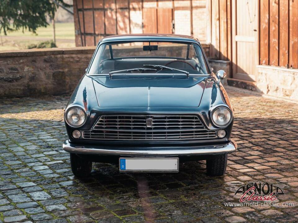 Image 2/45 of FIAT 2300 S Coupe (1963)