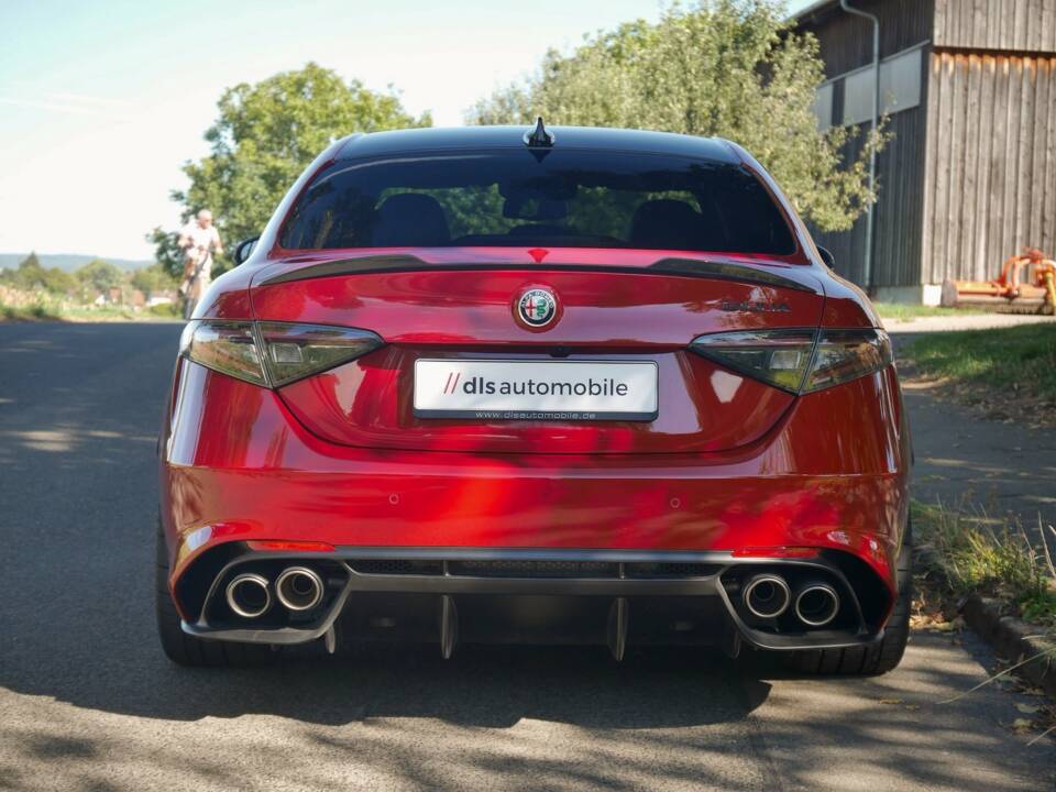 Bild 8/40 von Alfa Romeo Giulia Quadrifoglio (1900)